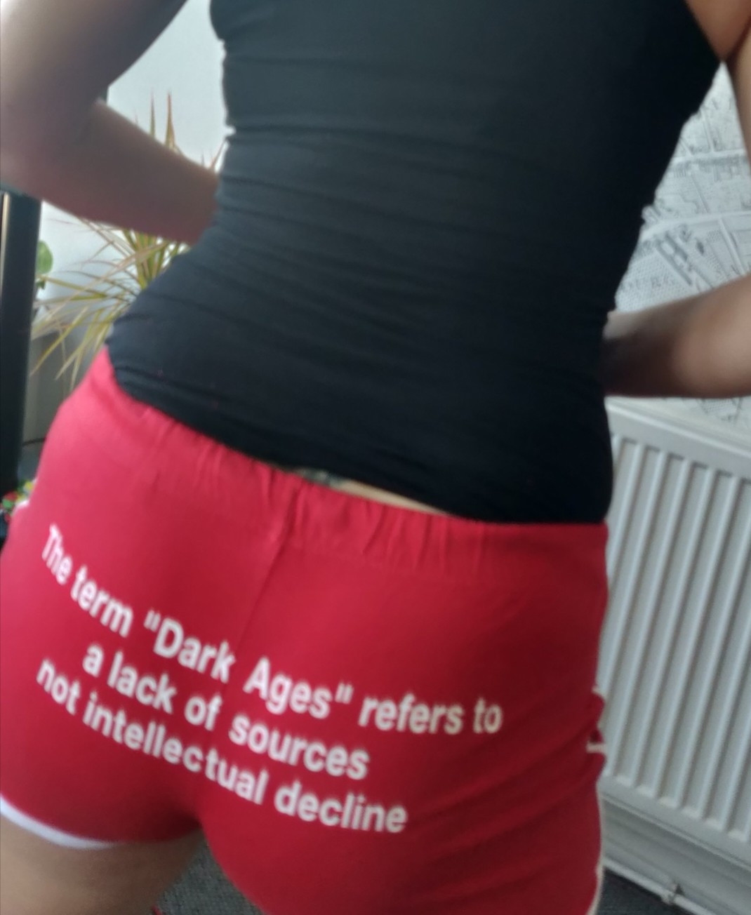 On contrarian history